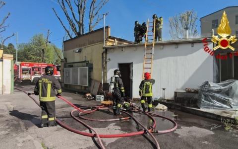 Incendio in una pizzeria a Codogno, l’intervento dei Vigili del Fuoco
