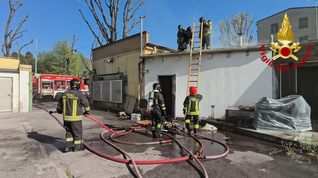Incendio in una pizzeria a Codogno, l’intervento dei Vigili del Fuoco
