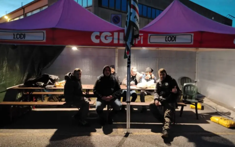 Pasqua sotto il tendone per i lavoratori AirPack di Ossago Lodigiano