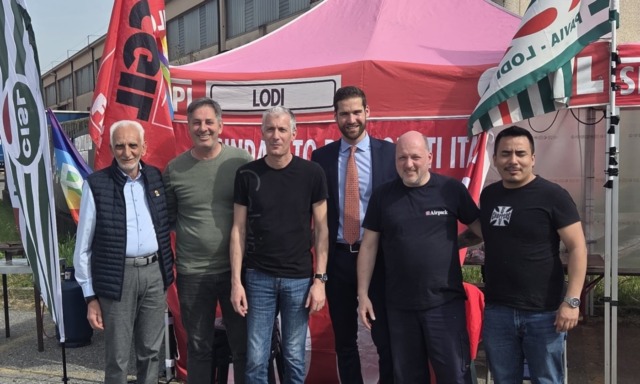 Airpack, il sindaco Furegato visita il presidio: “Ognuno di noi deve dare il proprio contributo”