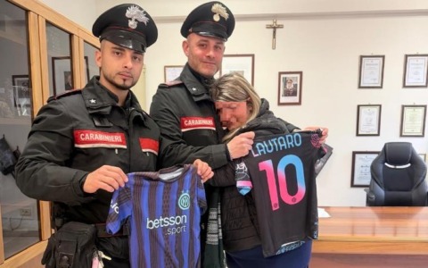 Ritrovati e restituiti i completini dell’Inter rubati dalla tomba del piccolo Gabriel