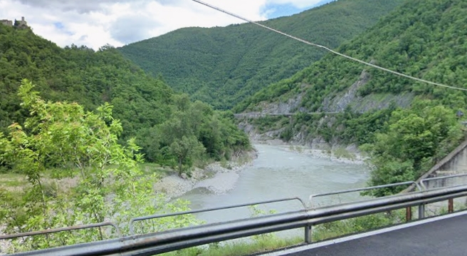 Tragedia a Marsaglia: fa il bagno nel fiume e perde la vita sul fondale