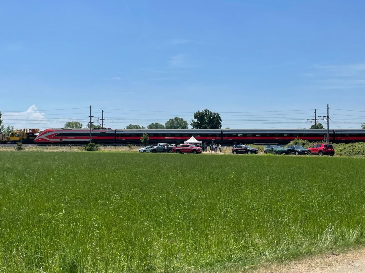 Tilt ferroviario a Livraga: incendio e blackout paralizzano l’Alta Velocità