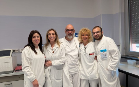 Il Laboratorio di Biologia Molecolare di Lodi supera le duemila prestazioni: atteso il rientro della genetista ferita