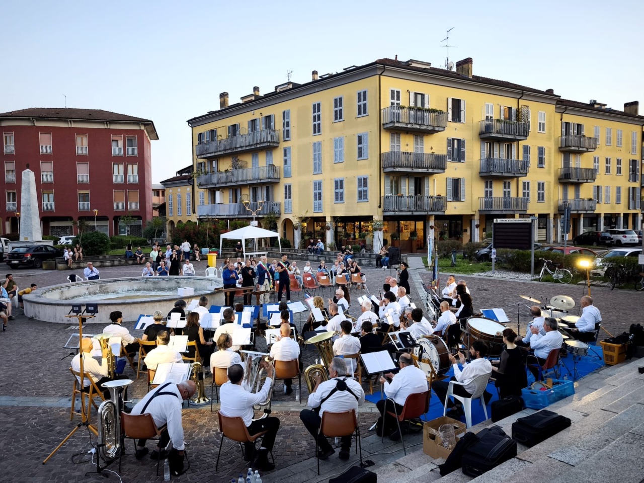 Premio speciale a Giuseppe Minestra: Zelo Buon Persico celebra il camice bianco della comunità