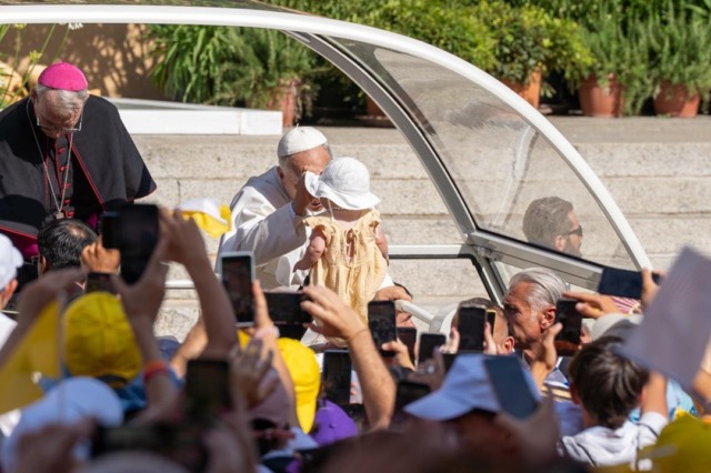 Papa Leone XIV a Sant’Angelo Lodigiano, omaggio a Santa Cabrini: "I migranti interpellano ancora la Chiesa"