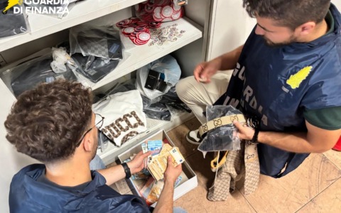 Maxi‑operazione della Guardia di Finanza: sequestrati 15mila articoli di lusso contraffatti