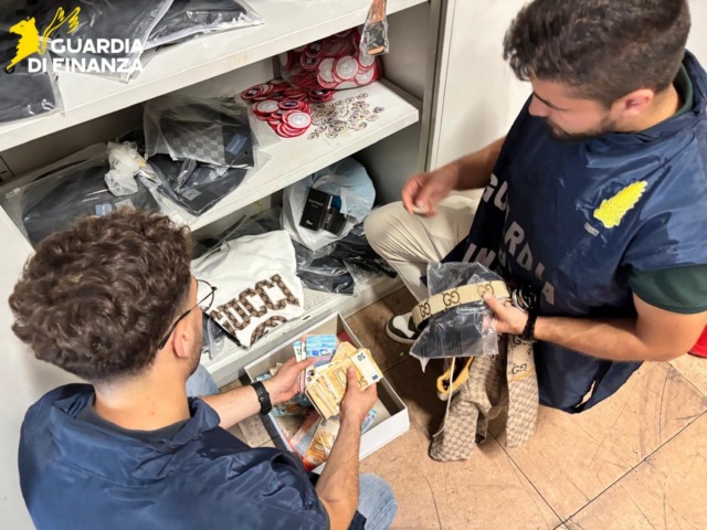 Maxi‑operazione della Guardia di Finanza: sequestrati 15mila articoli di lusso contraffatti