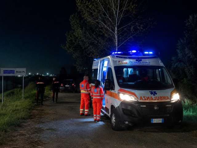 Festa in golena finisce con un 26enne ferito al collo in stato confusionale: indagini a Caselle Landi