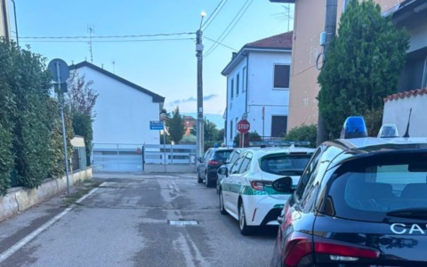 Blitz della Polizia Locale a Casalpusterlengo: scattano espulsioni e una multa da 1.000 euro