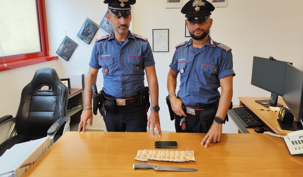 Rubano un’auto e chiedono 500 euro per restituirla: coppia arrestata per estorsione