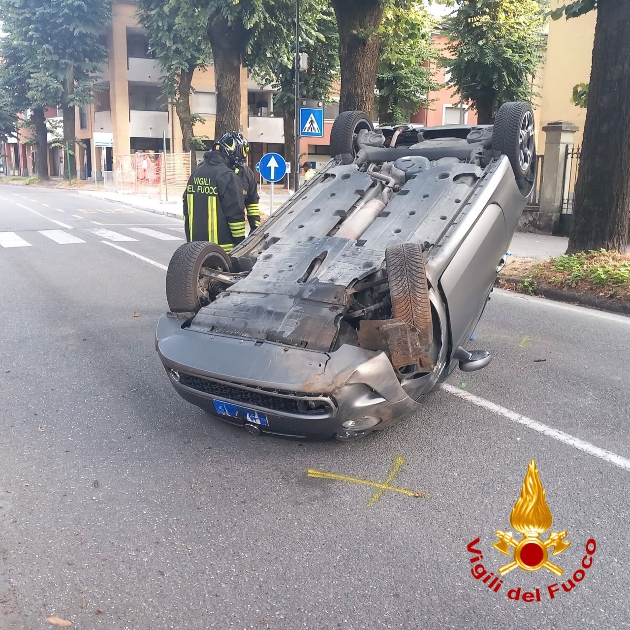 Ribaltamento d’auto a Codogno in via Martiri di Spielberg: due giovani ferite soccorse dai vigili del fuoco