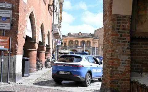 Maxi controlli della Polizia tra Lodi e Sant’Angelo: identificate 65 persone e ispezionati 8 locali