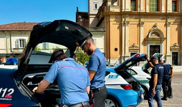 Sicurezza a Casalpusterlengo: maxi blitz interforze in città, controllati 84 cittadini e 3 locali