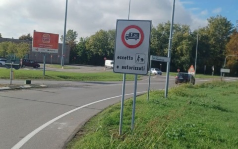 Casalpusterlengo, stop ai mezzi pesanti in Viale Mantova: firmata l’ordinanza