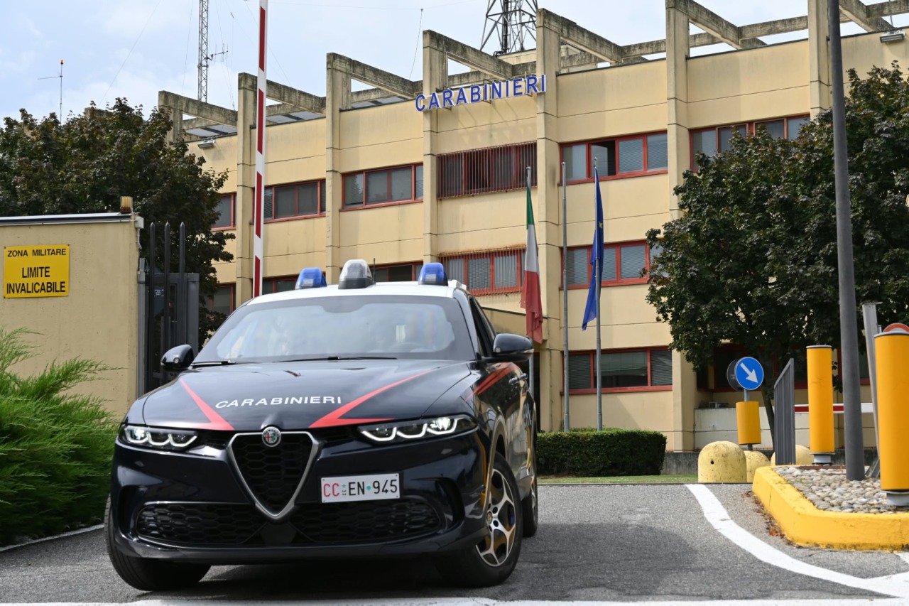 Anziana cade in giardino e passa la notte al freddo, salvata dall’intervento dei Carabinieri