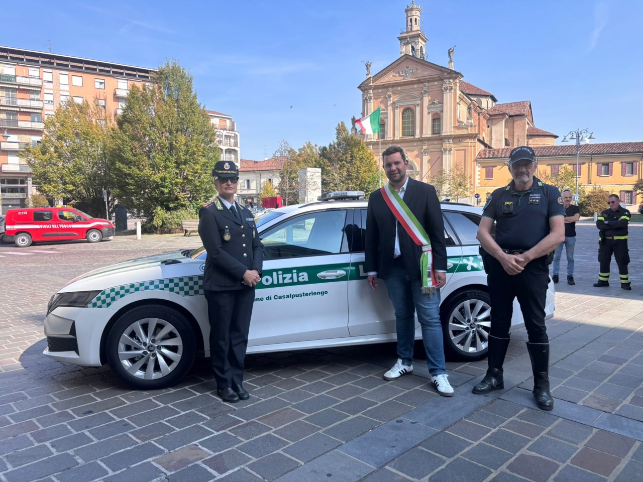 Nuova auto ibrida per la Polizia Locale di Casalpusterlengo: entra in servizio la Skoda Octavia